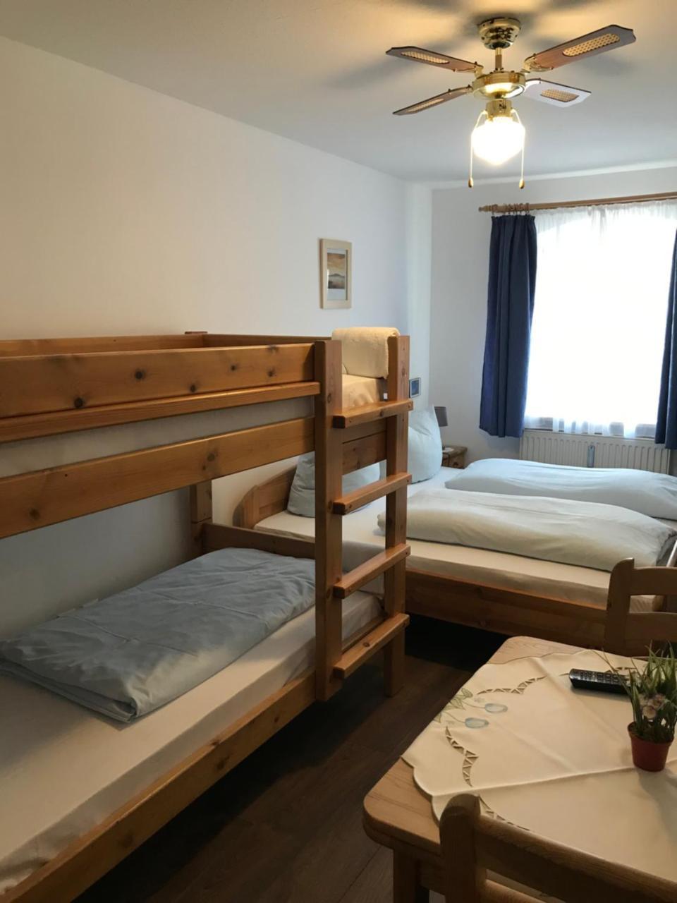 Hotel Guntia Boardinghouse Günzburg Exteriör bild